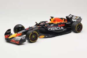 Oracle Red Bull Racing RB19 #1 M. Verstappen Winner Italian GP 2023 Minichamps 1:18 110231501 Métal