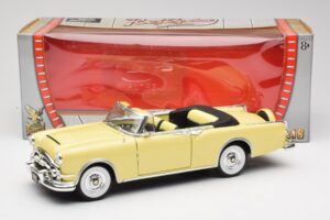 Packard Caribbean Cabriolet Jaune Road Signature 1:18 92798 Métal — image 8 sur 8