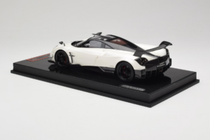 Pagani Huayra BC White Metallic Yy Model 1:18 REMC025 Résine — image 5 sur 7