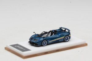 Pagani Huayra Tricolore Roadster Bleu Henson & Heaven 1:64 PHTRB01 Résine — image 2 sur 8