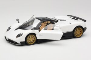 Pagani Zonda F Blanc Mondo Motors 1:18 157655 Métal — image 2 sur 8
