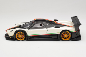 Pagani Zonda R Revolucion Blanc AUTOart 1:18 78262 Métal — image 4 sur 8