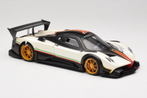 Pagani Zonda R Revolucion Blanc AUTOart 1:18 78262 Métal — image 6 sur 8