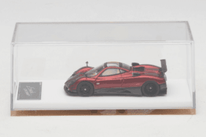 Pagani Zonda Tricolore Rouge Henson & Heaven 1:64 PZTR01 Métal — image 6 sur 7