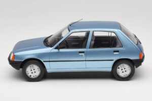 Peugeot 205 Bleu MCG 1:18 MCG18491 Métal — image 3 sur 6