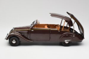 Peugeot 402 Eclipse Chocolat Norev 1:18 184873 Métal — image 6 sur 12
