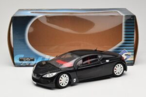 Peugeot RC Pique Noir Solido 1:18 8147 Métal — image 8 sur 8