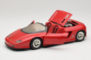 Pininfarina Mythos Rouge Revell 1:18 8806 Métal — image 2 sur 8