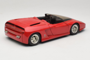 Pininfarina Mythos Rouge Revell 1:18 8806 Métal — image 3 sur 8