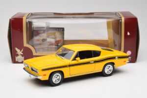 Plymouth Barracuda Jaune Road Legends 1:18 92178 Métal — image 8 sur 8