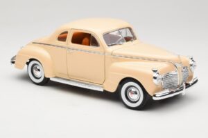 Plymouth Coupe Beige Road Signature 1:18 92398 Métal — image 6 sur 8