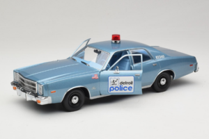 Plymouth Fury Beverly Hills PD Bleu GreenLight 1:18 19069 Métal — image 2 sur 8