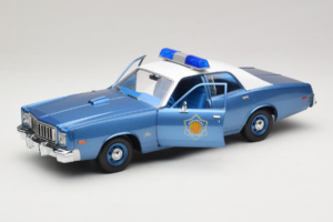 Plymouth Fury Police Pursuit Smokey and the Bandit GreenLight 1:18 19044 Métal — image 2 sur 8