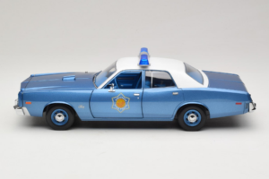 Plymouth Fury Police Pursuit Smokey and the Bandit GreenLight 1:18 19044 Métal — image 4 sur 8