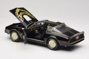 Pontiac Firebird Trans Am SE Smokey and the Bandit Joyride 1:18 33121 Métal — image 5 sur 8