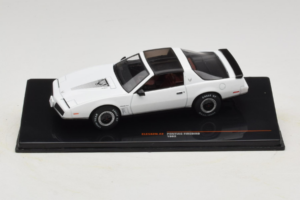 Pontiac Firebird Blanc IXO 1:43 CLC582N Métal