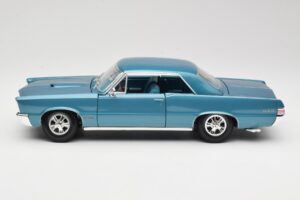 Pontiac GTO Hurst Edition Bleu Maisto 1:18 531885 Métal — image 4 sur 8