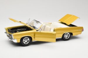 Pontiac GTO Hurst Edition Or Maisto 1:18 531884 Métal — image 2 sur 8