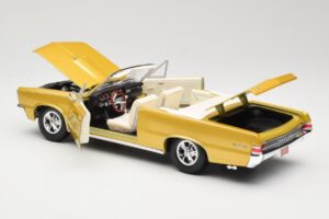 Pontiac GTO Hurst Edition Or Maisto 1:18 531884 Métal — image 5 sur 8