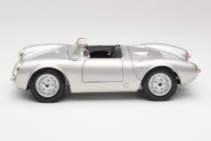 Porsche 550 A Spyder Argent Maisto 1:18 50314 Métal — image 4 sur 8