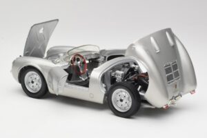 Porsche 550 A Spyder Argent Maisto 1:18 50314 Métal — image 5 sur 8