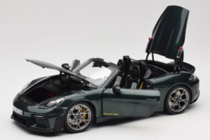 Porsche 718 Spyder RS Weissach Pack Forest Green Norev 1:18 187272 Métal — image 2 sur 8