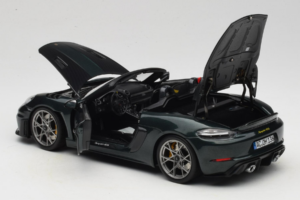 Porsche 718 Spyder RS Weissach Pack Forest Green Norev 1:18 187272 Métal — image 5 sur 8