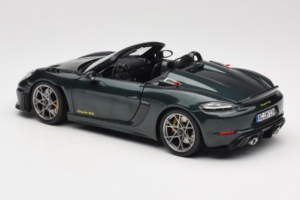 Porsche 718 Spyder RS Weissach Pack Forest Green Norev 1:18 187272 Métal — image 7 sur 8
