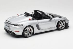 Porsche 718 Spyder RS Weissach Pack GT-Silver Metallic Norev 1:18 187270 Métal — image 3 sur 8