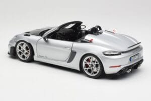 Porsche 718 Spyder RS Weissach Pack GT-Silver Metallic Norev 1:18 187270 Métal — image 7 sur 8