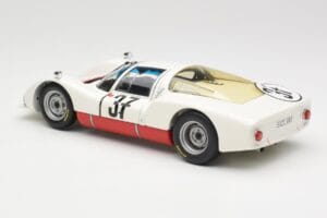 Porsche 906 K #37 V. Elford / B. Pon Porsche System 24 Hours of Le Mans 1967 Minichamps 1:18 100676137 Métal — image 7 sur 8