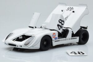 Porsche 908/02 #48 S. McQueen / P. Revson 12 Hours of Sebring 2nd Place Post Race Version 1970 AUTOart 1:18 87072 Métal — image 2 sur 8