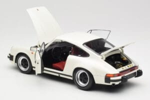 Porsche 911 930 Carrera 3.2 Grand Prix White Minichamps 1:18 100063024 Métal — image 5 sur 8