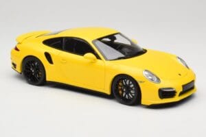 Porsche 911 991 Turbo S Jaune Avec Jantes Noires Minichamps 1:18 110062321 Métal — image 6 sur 8
