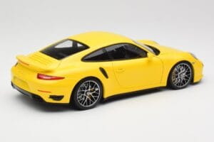 Porsche 911 991 Turbo S Jaune Avec Jantes Argentées Minichamps 1:18 110062322 Métal — image 3 sur 8
