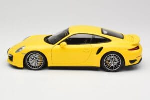 Porsche 911 991 Turbo S Jaune Avec Jantes Argentées Minichamps 1:18 110062322 Métal — image 4 sur 8