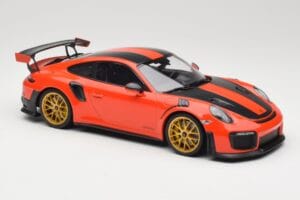 Porsche 911 991.2 GT2 RS Orange Weissach Package Jantes Dorées Minichamps 1:18 155068305 Métal — image 4 sur 6