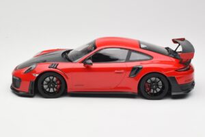 Porsche 911 GT2 RS 991.2 Rouge Jantes Noires Minichamps 1:18 155068307 Métal — image 3 sur 6