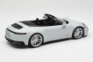 Porsche 911 992 Carrera 4 GTS Cabriolet Gris Minichamps 1:18 155063034 Métal — image 3 sur 6