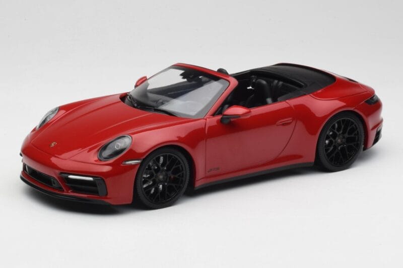 Porsche 911 992 Carrera 4 GTS Cabriolet Rouge Minichamps 1:18 155063032 Métal
