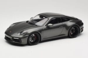 Porsche 911 992 Carrera 4 GTS Green Metallic Minichamps 1:18 155063101 Métal