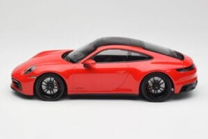 Porsche 911 992 Carrera 4 GTS Rouge Minichamps 1:18 155063100 Métal — image 3 sur 6