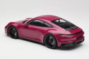 Porsche 911 992 Carrera 4 GTS Rubystar Minichamps 1:18 155063102 Métal — image 5 sur 6