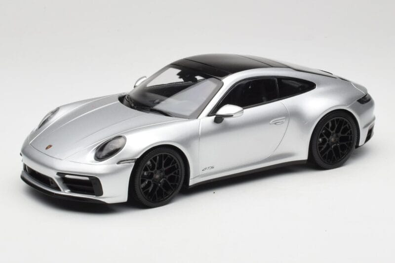 Porsche 911 992 Carrera 4 GTS Argent Minichamps 1:18 155063104 Métal