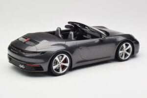 Porsche 911 992 Carrera 4S Cabriolet Agate Grey Metallic Minichamps 1:18 155067336 Métal — image 2 sur 6