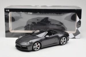 Porsche 911 992 Carrera 4S Cabriolet Agate Grey Metallic Minichamps 1:18 155067336 Métal — image 6 sur 6