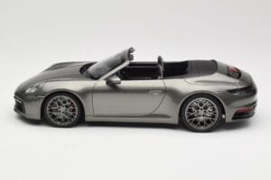 Porsche 911 992 Carrera 4S Cabriolet Mamba Green Metallic Minichamps 1:18 155067337 Métal — image 3 sur 6