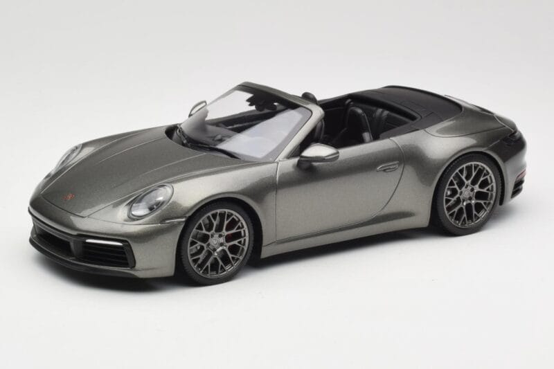 Porsche 911 992 Carrera 4S Cabriolet Mamba Green Metallic Minichamps 1:18 155067337 Métal
