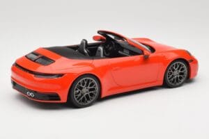 Porsche 911 992 Carrera 4S Cabriolet Orange Minichamps 1:18 155067334 Métal — image 2 sur 6