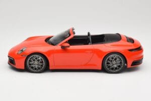 Porsche 911 992 Carrera 4S Cabriolet Orange Minichamps 1:18 155067334 Métal — image 3 sur 6